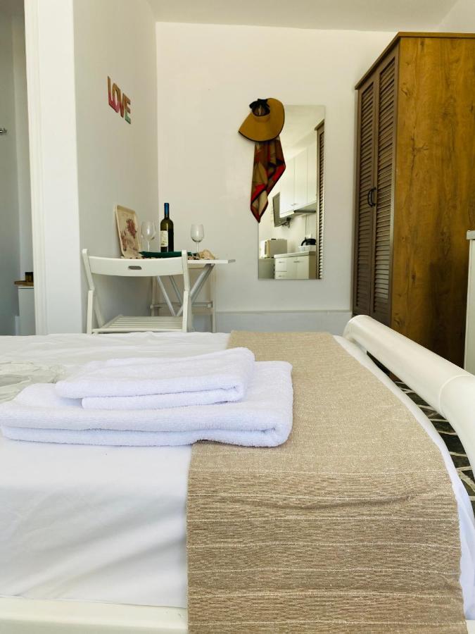 Sing And Blossom Accommodation Mykonos Town Bagian luar foto